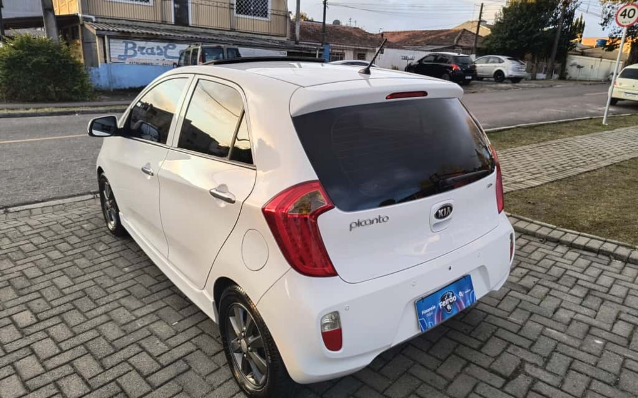imagem-https://www.socarrao.com.br/sc-vehicle-images-prod/3022910/1785795992120-V2hhdHNBcHAgSW1hZ2UgMjAyNS0xMC0yNSBhdCAxNi41OS4xOC5qcGVn.jpeg