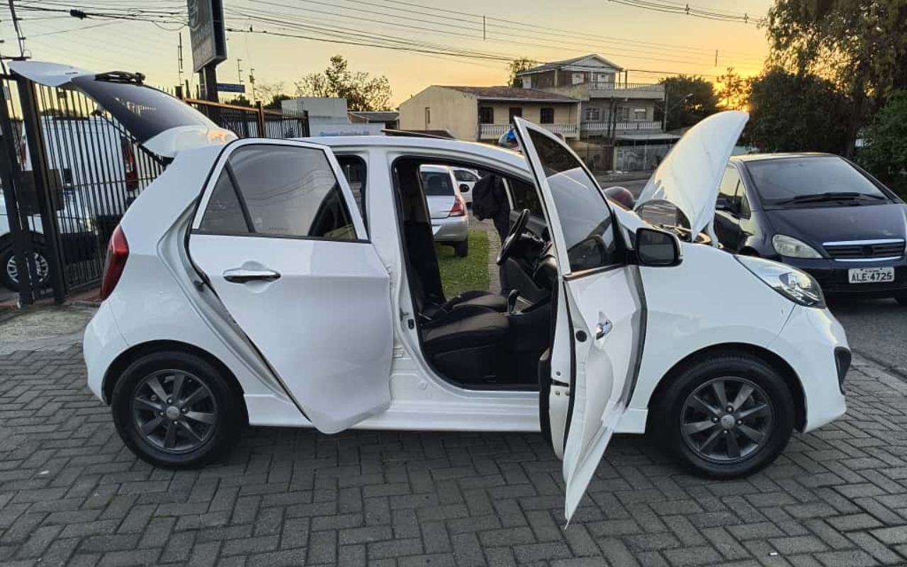 imagem-https://www.socarrao.com.br/sc-vehicle-images-prod/3022910/1785795992762-V2hhdHNBcHAgSW1hZ2UgMjAyNS0xMC0yNSBhdCAxNi41OS4yMS5qcGVn.jpeg