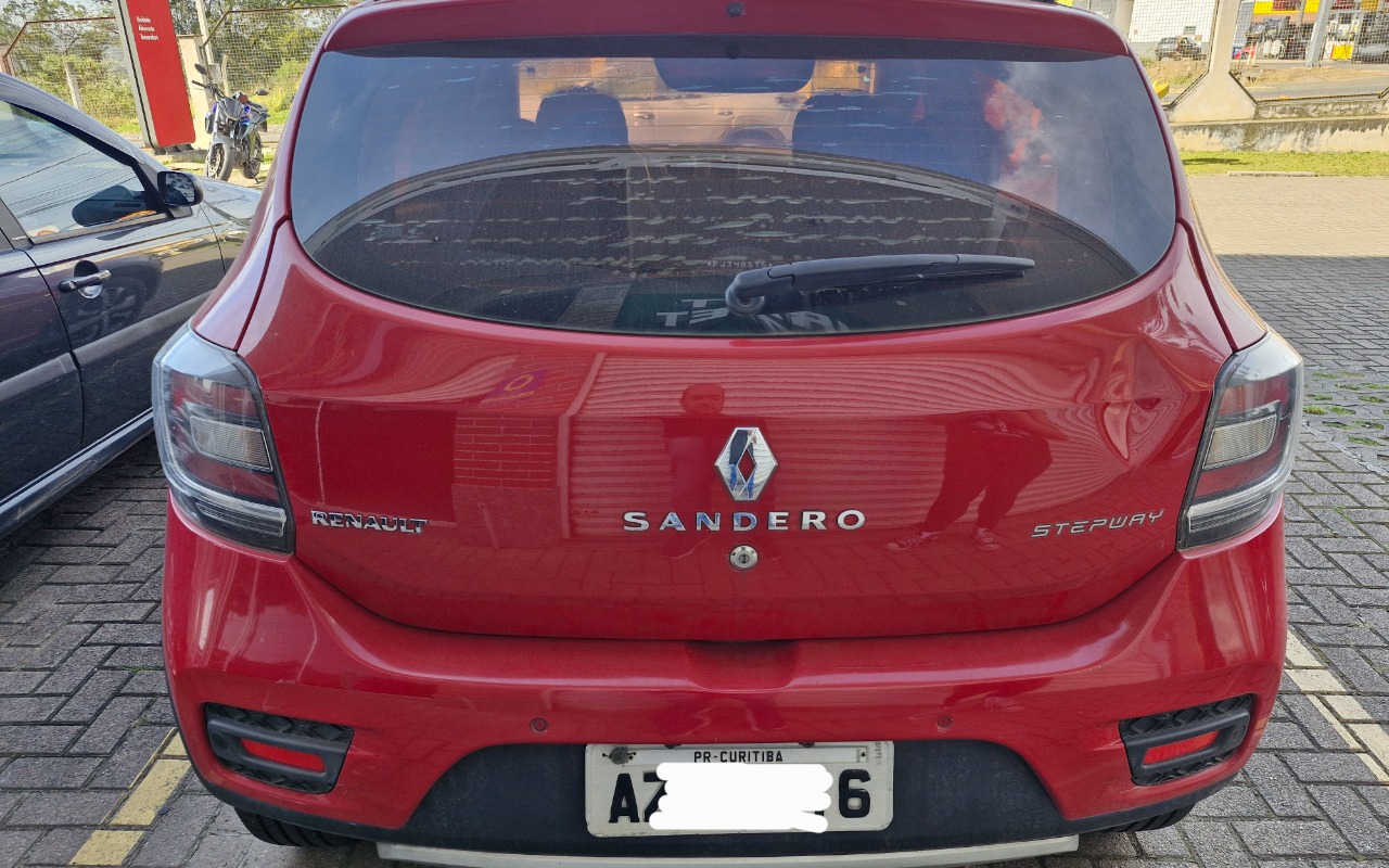 imagem-https://www.socarrao.com.br/sc-vehicle-images-prod/3036703/1785844927263-MjAyNjA3MjFfMTUwMDA5LmpwZw.jpg