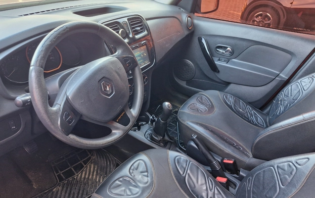 imagem-https://www.socarrao.com.br/sc-vehicle-images-prod/3036703/1785844928028-MjAyNjA3MjFfMTUwMTQ2LmpwZw.jpg