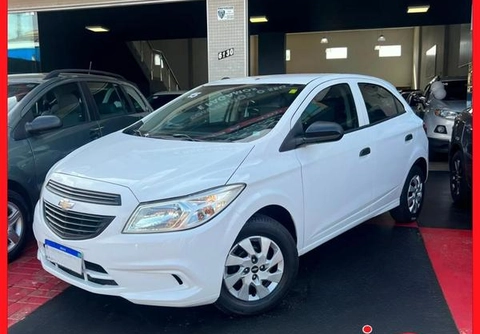Chevrolet Onix 2015 Branco — foto 1 de 3