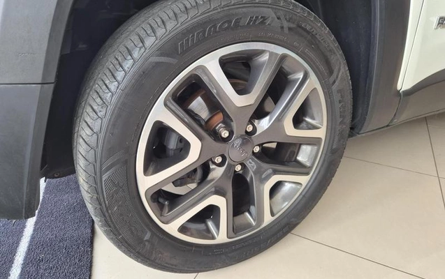 imagem-https://www.socarrao.com.br/sc-vehicle-images-prod/3037230/1785846926500-8345640_12_B_6fc7512a9f.jpeg