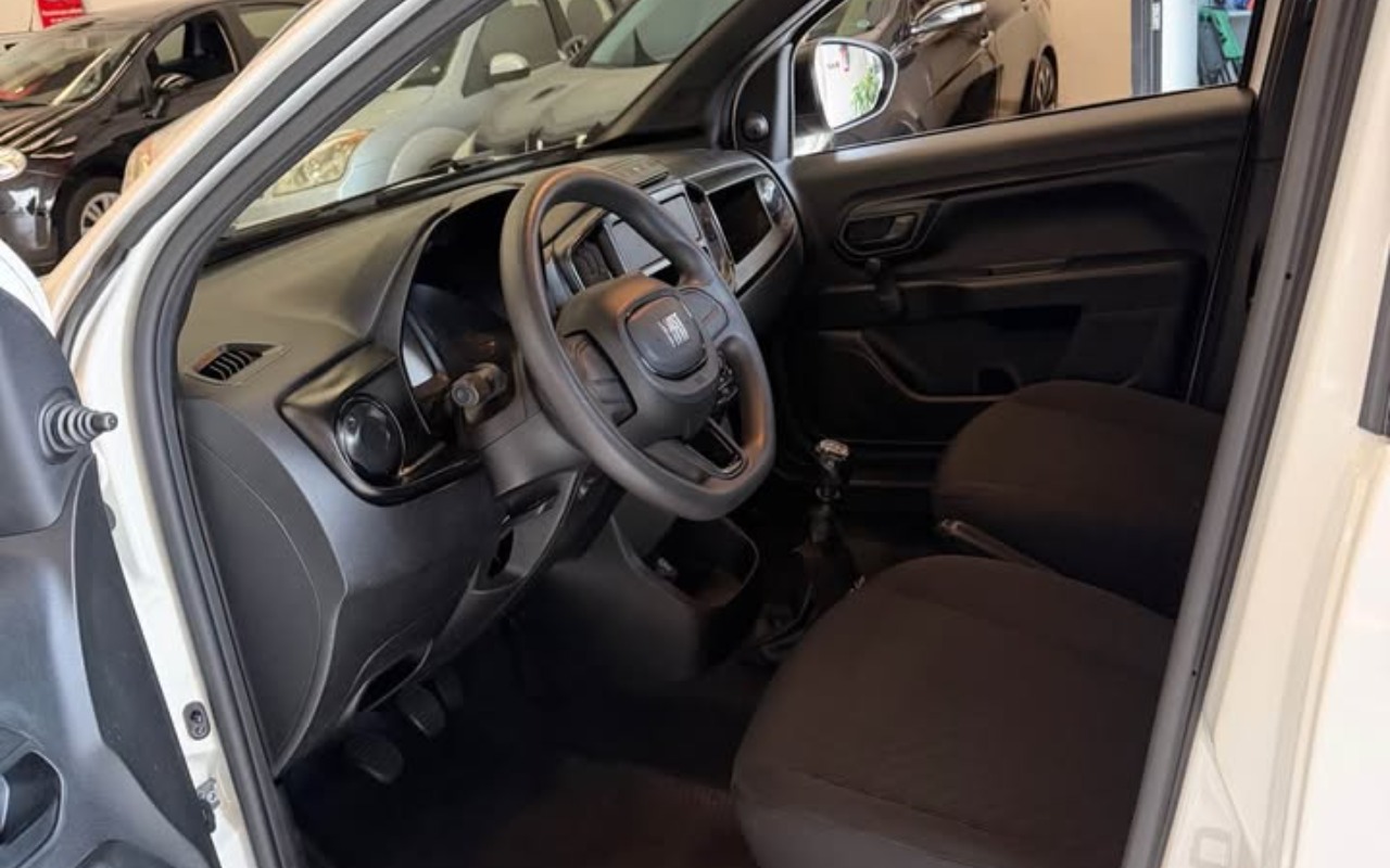 imagem-https://www.socarrao.com.br/sc-vehicle-images-prod/3037237/1785846935094-U1RSQURBIDIwMjUxMC5qcGc.jpg