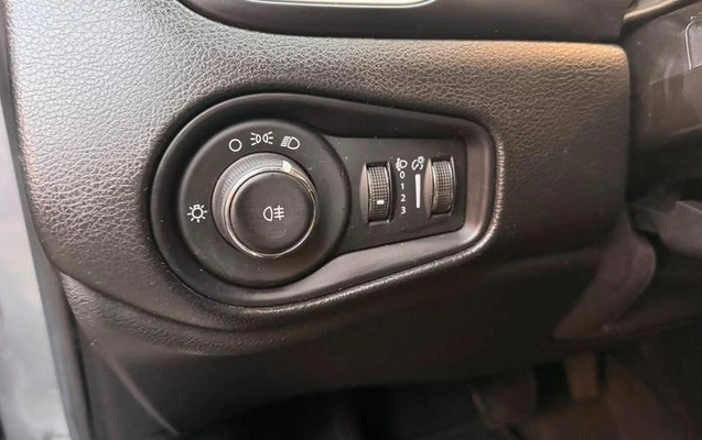 imagem-https://www.socarrao.com.br/sc-vehicle-images-prod/3037248/1789155596418-8345649_8_B_7c41f3b84e.jpeg