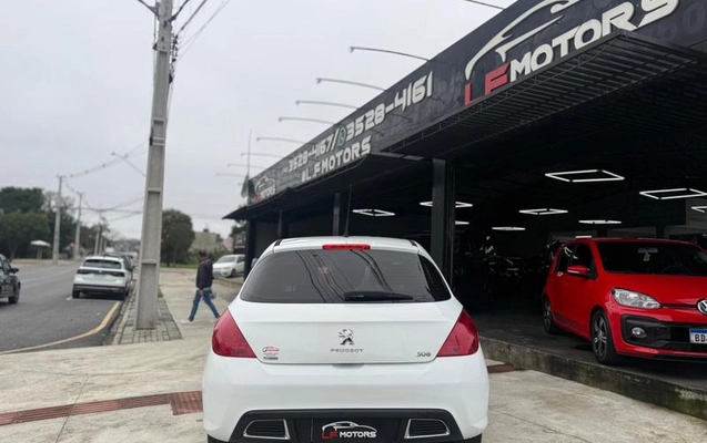 imagem-https://www.socarrao.com.br/sc-vehicle-images-prod/3038592/1785851130193-8330541_4_B_343a7b23be.jpeg