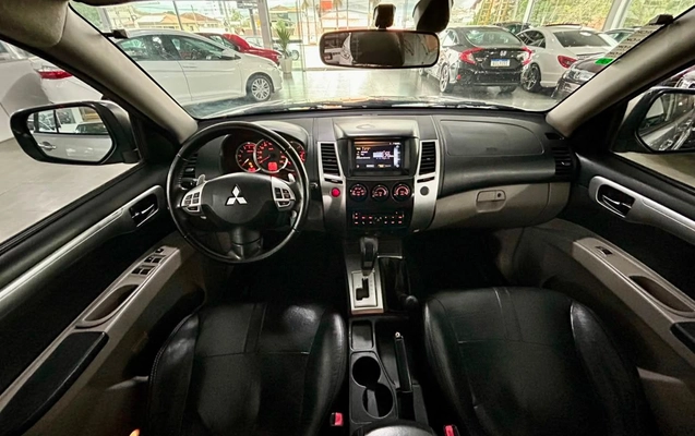 imagem-https://www.socarrao.com.br/sc-vehicle-images-prod/3038853/1787062788839-6ab8cc5ca8874cf68aa7e701e34c2044_1787062585163.jpg