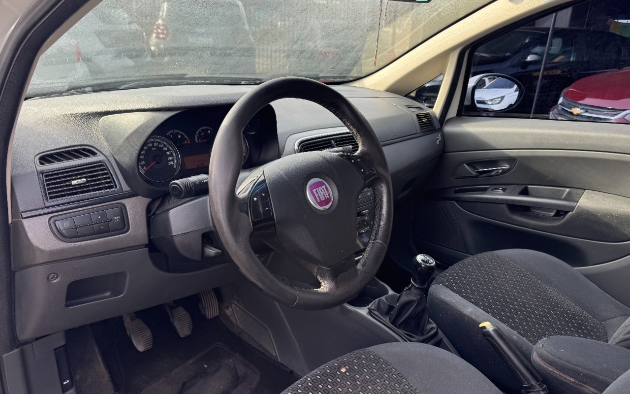 imagem-https://www.socarrao.com.br/sc-vehicle-images-prod/3039015/1785852070605-SU1HXzY3NjkuanBlZw.jpeg