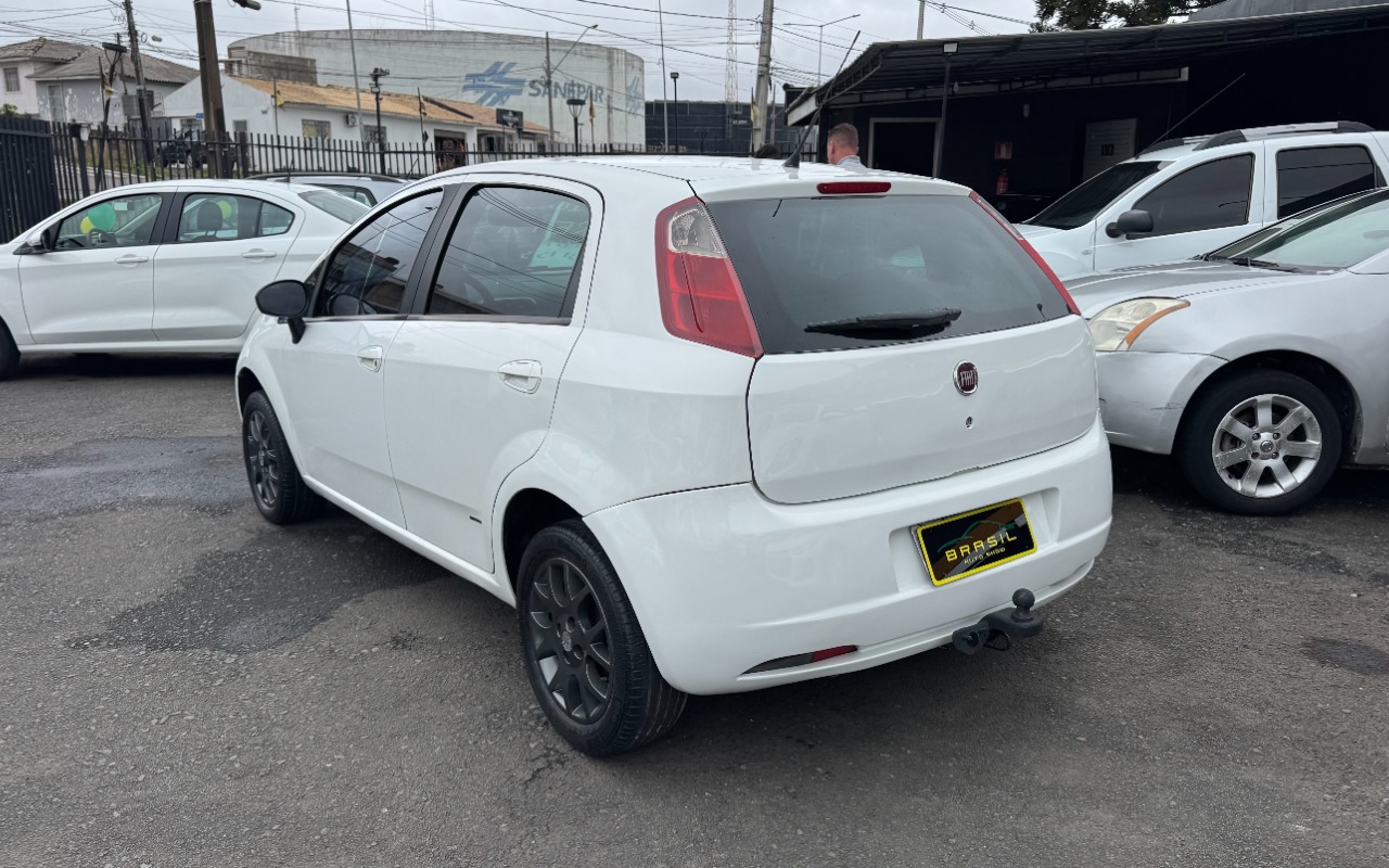 imagem-https://www.socarrao.com.br/sc-vehicle-images-prod/3039015/1789829608209-SU1HXzkzNjAuanBlZw.jpeg