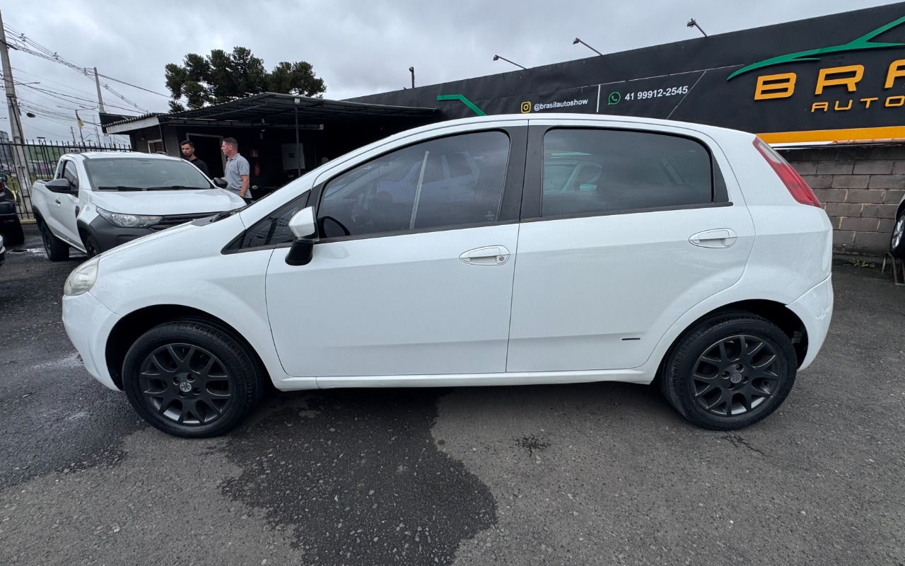 imagem-https://www.socarrao.com.br/sc-vehicle-images-prod/3039015/1789829608656-SU1HXzkzNjcuanBlZw.jpeg