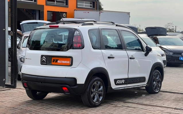 imagem-https://www.socarrao.com.br/sc-vehicle-images-prod/3039031/1785852128216-V2hhdHNBcHAgSW1hZ2UgMjAyNi0wOC0wNCBhdCAxMC4wNi41MSAoMSkuanBlZw.jpeg