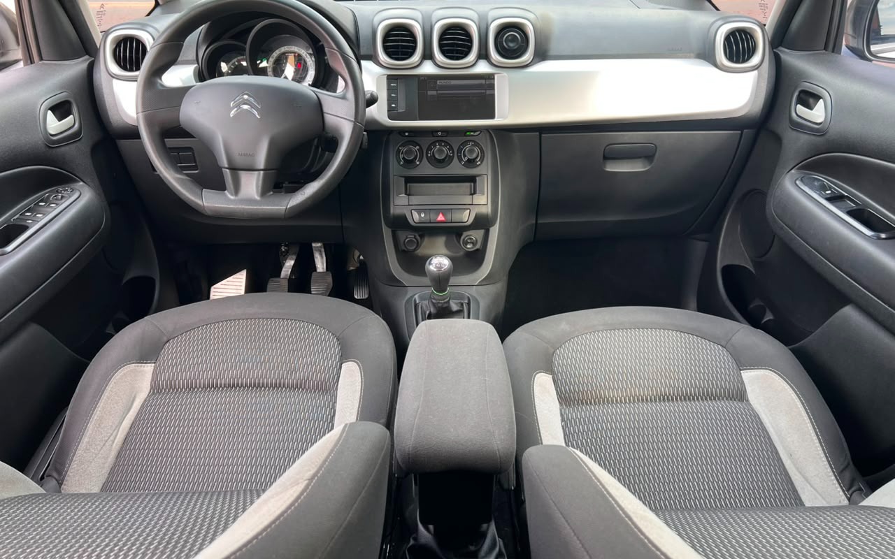 imagem-https://www.socarrao.com.br/sc-vehicle-images-prod/3039031/1785852128908-V2hhdHNBcHAgSW1hZ2UgMjAyNi0wOC0wNCBhdCAxMC4wNi41MSAoMykuanBlZw.jpeg