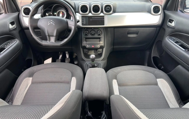 imagem-https://www.socarrao.com.br/sc-vehicle-images-prod/3039031/1785852128908-V2hhdHNBcHAgSW1hZ2UgMjAyNi0wOC0wNCBhdCAxMC4wNi41MSAoMykuanBlZw.jpeg