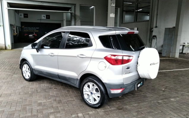 imagem-https://www.socarrao.com.br/sc-vehicle-images-prod/3039529/1785853386185-SyU2KMvYBaFuZyrSJuB51mNb7WYXjG93.jpg