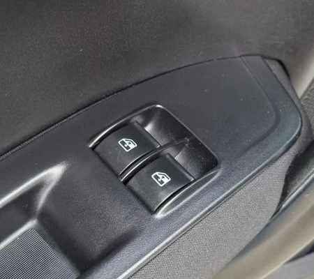 imagem-https://www.socarrao.com.br/sc-vehicle-images-prod/3040140/1786373937022-8340192_7_B_63de9e0136.jpeg