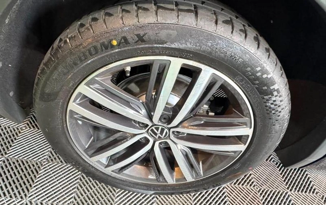 imagem-https://www.socarrao.com.br/sc-vehicle-images-prod/3040192/1786704303561-8345862_17_B_822c26c372.jpeg