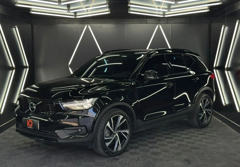 Volvo XC40 2021 Preto — foto 1 de 3