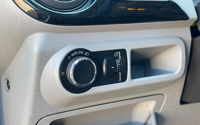 imagem-https://www.socarrao.com.br/sc-vehicle-images-prod/3040466/1789064577601-8282836_5_B_12b18d0e7f.jpeg