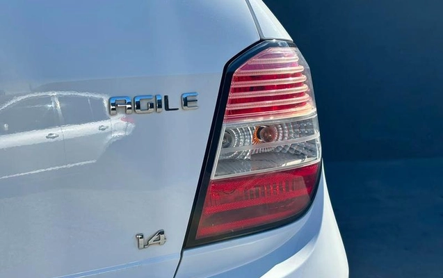 imagem-https://www.socarrao.com.br/sc-vehicle-images-prod/3040466/1789064577622-8282836_14_B_387dfb018a.jpeg