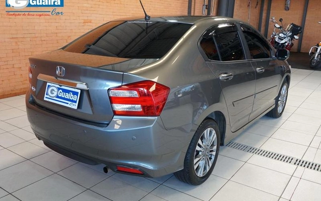 imagem-https://www.socarrao.com.br/sc-vehicle-images-prod/3041814/1789388582039-8321298_1_B_3abb85af6f.jpeg