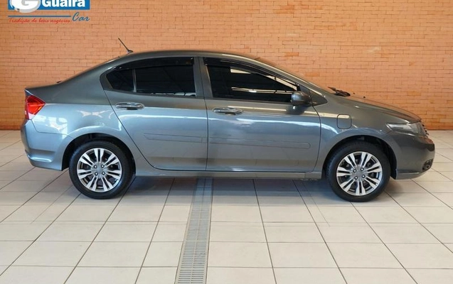 imagem-https://www.socarrao.com.br/sc-vehicle-images-prod/3041814/1789388582101-8321298_16_B_849bffeba0.jpeg