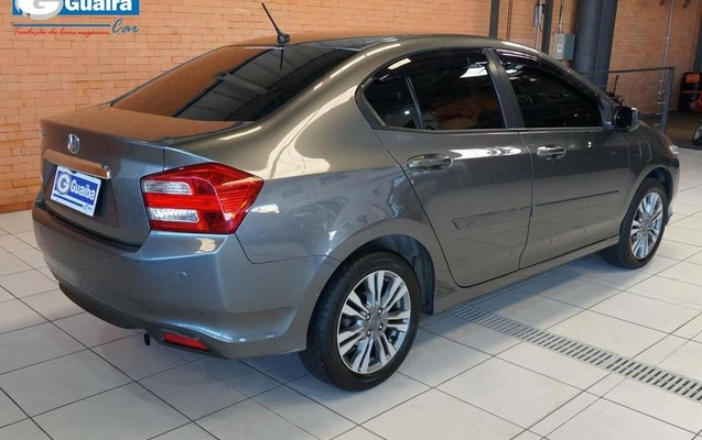 imagem-https://www.socarrao.com.br/sc-vehicle-images-prod/3041814/1789388582255-8321298_14_B_e5a74bc560.jpeg