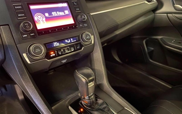 imagem-https://www.socarrao.com.br/sc-vehicle-images-prod/3041816/1789485023923-8346767_8_B_55f9710655.jpeg