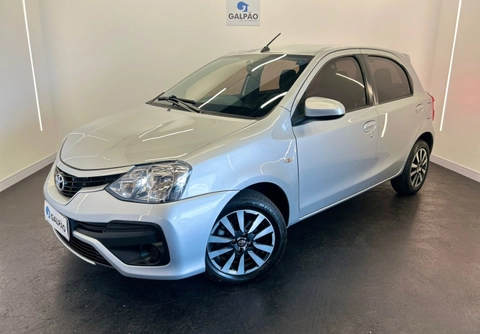 Toyota Etios 2018 Prata — foto 1 de 3