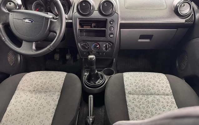 imagem-https://www.socarrao.com.br/sc-vehicle-images-prod/3043169/1787151356230-8340595_8_B_d1362b0f75.jpeg