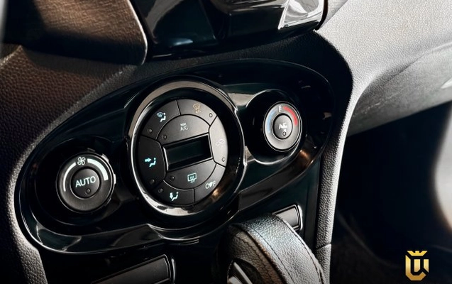 imagem-https://www.socarrao.com.br/sc-vehicle-images-prod/3043518/1785864199367-696766_6333232.jpg