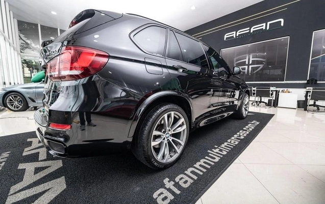 imagem-https://www.socarrao.com.br/sc-vehicle-images-prod/3043593/1786038389582-8331338_12_B_5b13647d7d.jpeg