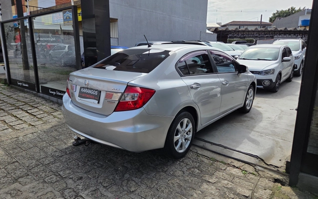 imagem-https://www.socarrao.com.br/sc-vehicle-images-prod/3043990/1787949894691-9e9a210d-e761-47ed-8abe-e59dc131fe2e.jpg