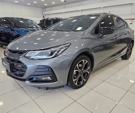 Chevrolet Cruze 2023 Cinza — foto 1 de 3