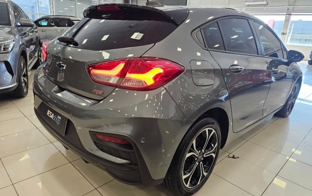 imagem-https://www.socarrao.com.br/sc-vehicle-images-prod/3044307/1785866845930-83hSnNgUbxtmfQ88DJr2aBWLZt3YJX4x.jpg