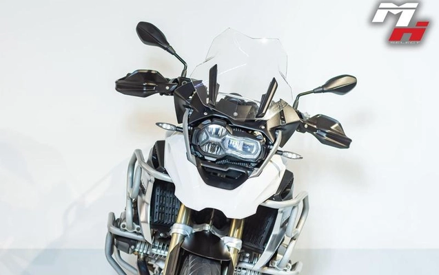 imagem-https://www.socarrao.com.br/sc-vehicle-images-prod/3044637/1785868102585-7955812_11_B_422243e851.jpeg