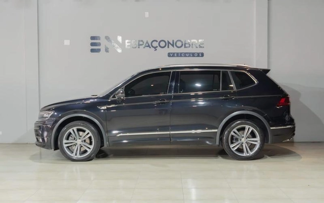 imagem-https://www.socarrao.com.br/sc-vehicle-images-prod/3044667/1789081950291-8347894_3_B_f1ffe97f8e.jpeg