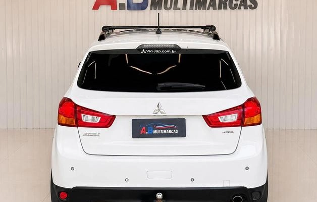 imagem-https://www.socarrao.com.br/sc-vehicle-images-prod/3045026/1785944232085-8347981_0_B_32f0437962.jpeg