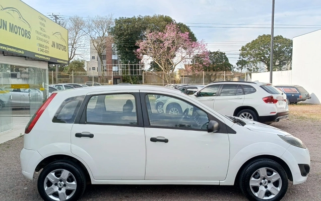 imagem-https://www.socarrao.com.br/sc-vehicle-images-prod/3045050/1785869807638-NjUwY2RmZGMtZDc1Yy00YjIyLWIwZDYtY2JkY2M1YzkyNTY1LmpwZw.jpg