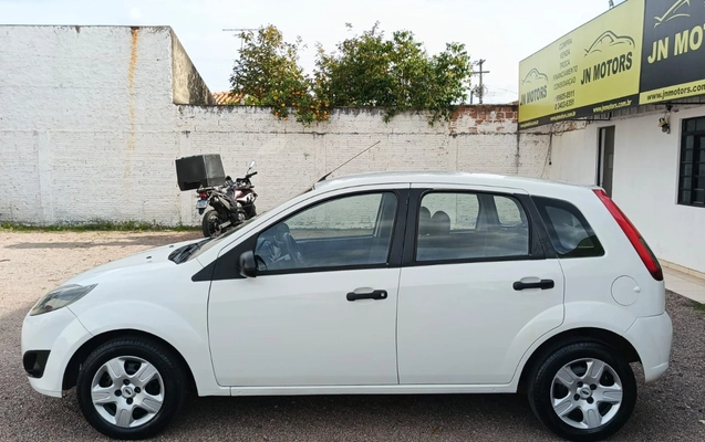imagem-https://www.socarrao.com.br/sc-vehicle-images-prod/3045050/1785869807890-YzFjNzMzNDctODc5NS00ZWJmLWE3NmUtY2JjM2I0NDQyOTMzLmpwZw.jpg