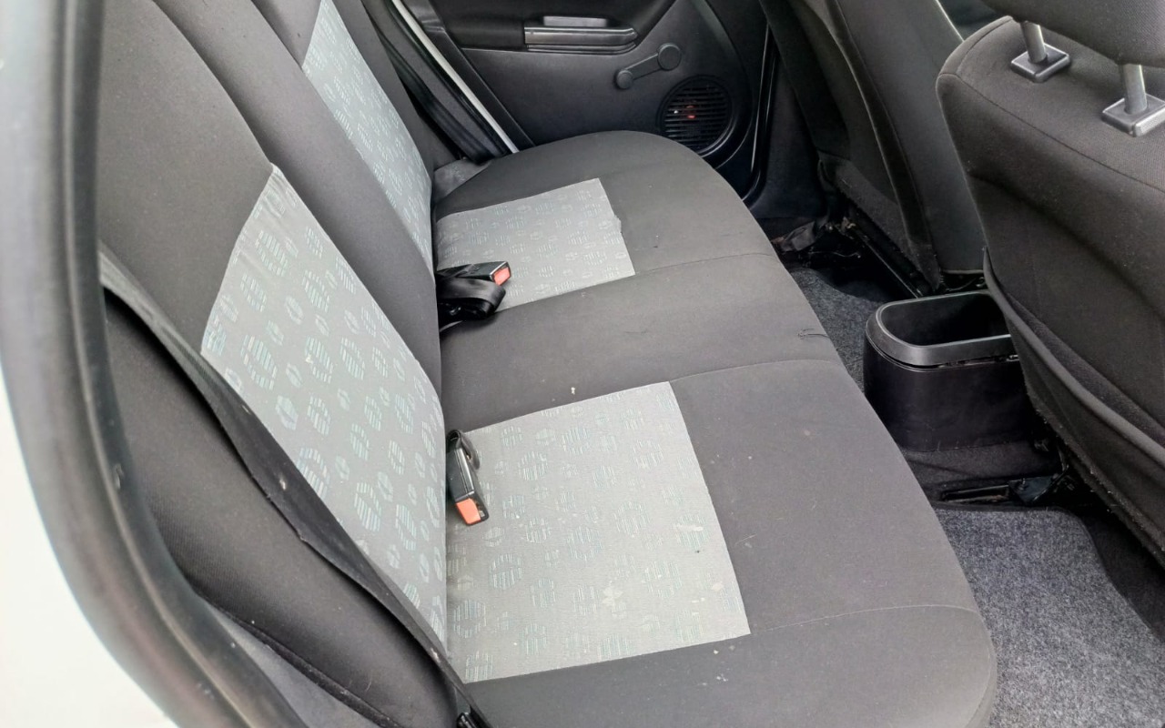 imagem-https://www.socarrao.com.br/sc-vehicle-images-prod/3045050/1785869808384-MzgxZGEyNWQtMDIwYy00ZWM0LWE1YWEtZWViZTMxMTQxZTVkLmpwZw.jpg