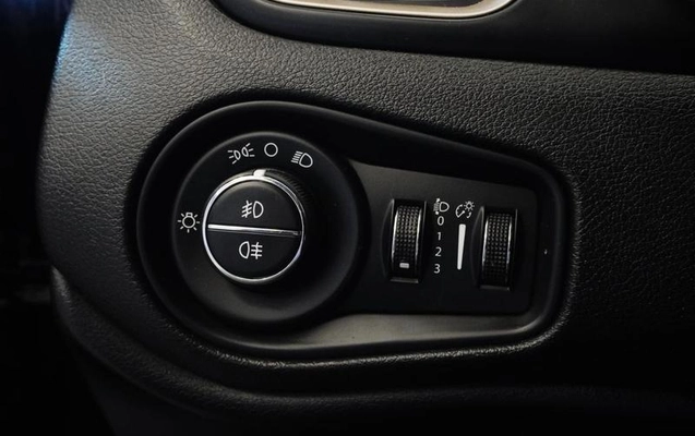 imagem-https://www.socarrao.com.br/sc-vehicle-images-prod/3045148/1789125070742-8348108_9_B_83abf7d90e.jpeg