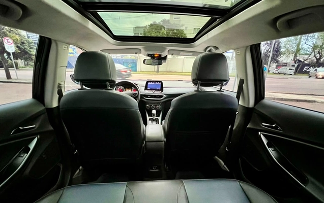 imagem-https://www.socarrao.com.br/sc-vehicle-images-prod/3045182/1785870459926-NzM0MDYzZmYtZjBhMy00N2E5LWEyZGItMTJiYTZhMTQxM2ZiLmpwZw.jpg