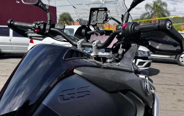 imagem-https://www.socarrao.com.br/sc-vehicle-images-prod/3045204/1786027267907-8339917_11_B_c774e45b7f.jpeg