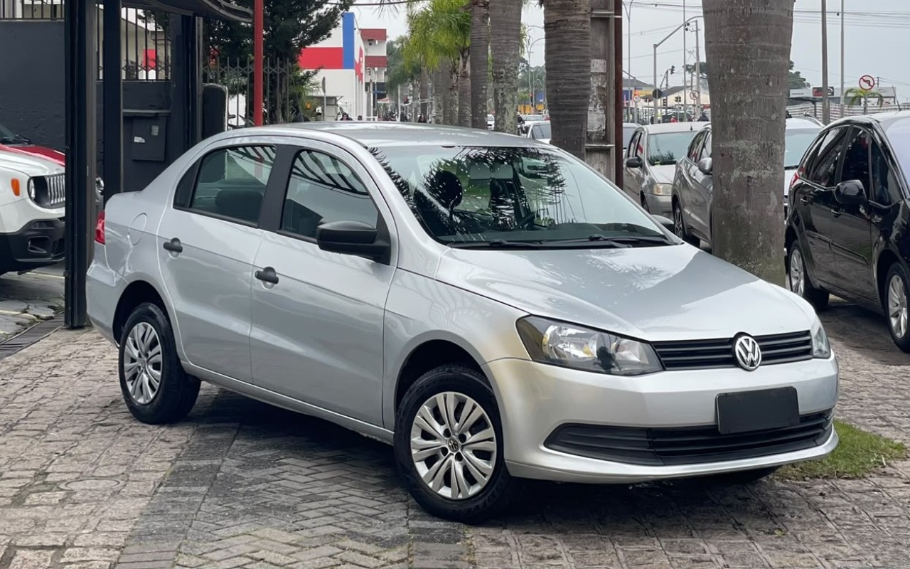 Volkswagen Voyage Trendline 1.6 T.Flex 8V 4p na cor Prata em Pinhais / PR - 3045504
