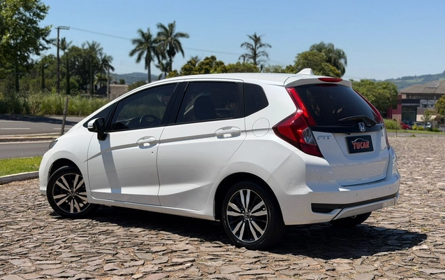 imagem-https://www.socarrao.com.br/sc-vehicle-images-prod/3045777/1785872629896-4fdce7e9-2857-48a3-b2c6-d42782dcf1bb.jpg