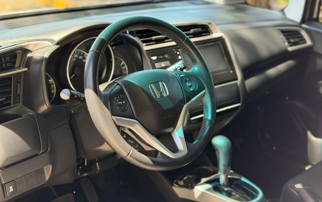 imagem-https://www.socarrao.com.br/sc-vehicle-images-prod/3045777/1785872629899-75f157ed-2f31-4626-af43-38aaedd5072d.jpg