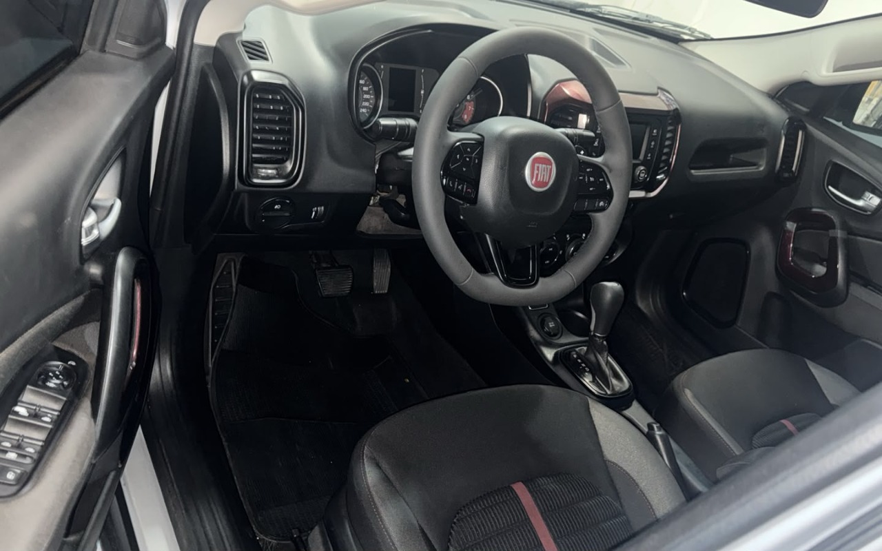 imagem-https://www.socarrao.com.br/sc-vehicle-images-prod/3045868/1785872944822-V2hhdHNBcHAgSW1hZ2UgMjAyNi0wOC0wNCBhdCAwOC41OS4xMy5qcGVn.jpeg