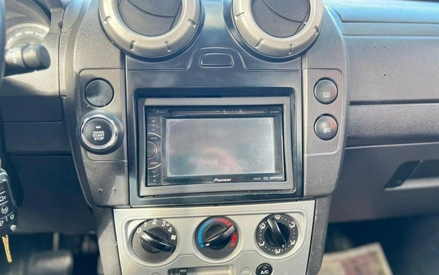 imagem-https://www.socarrao.com.br/sc-vehicle-images-prod/3045973/1788355641709-8154045_5_B_90ee983f76.jpeg