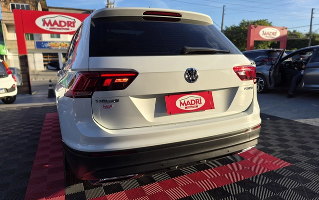 imagem-https://www.socarrao.com.br/sc-vehicle-images-prod/3046149/1788188259067-003_ecf4f9bba1771ec12086792b94e46702.jpg