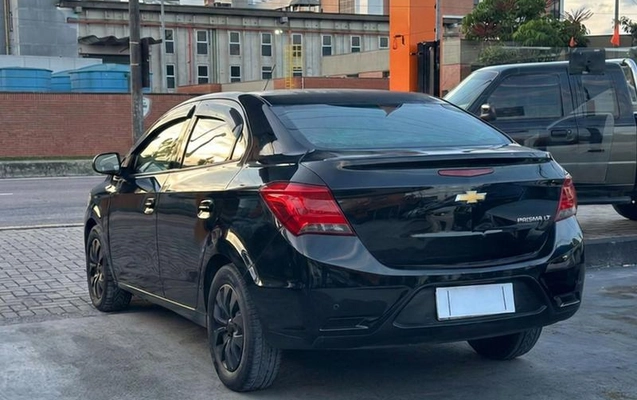 imagem-https://www.socarrao.com.br/sc-vehicle-images-prod/3046151/1785873957810-7991394_8_B_518d407e77.jpeg