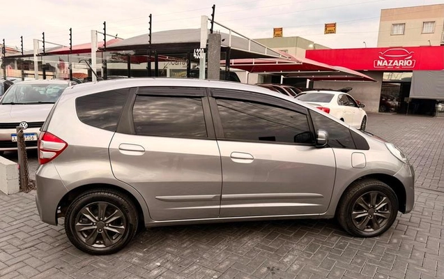 imagem-https://www.socarrao.com.br/sc-vehicle-images-prod/3046213/1786042007996-8348237_7_B_e1ccda2a1d.jpeg